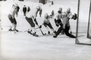 Матч в Южно-Сахалинске, середина 1970-х годов. 