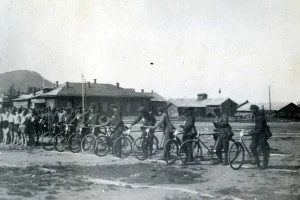 Одни и первых сахалинских велосипедистов. Александровск-на-Сахалине, 1933 год