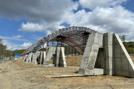 В островной столице возобновилось строительство легкоатлетического манежа