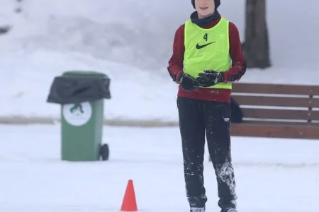 Ноу-хау в ОГАУ «СШ «Сахалин»: футбол на коньках