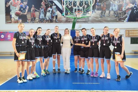 Сахалинские баскетболистки заняли третье место на турнире в Хабаровске