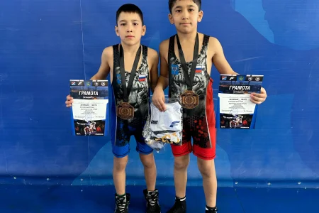 Сахалинские борцы вольного стиля завоевали четыре чемпионских пояса и девять медалей