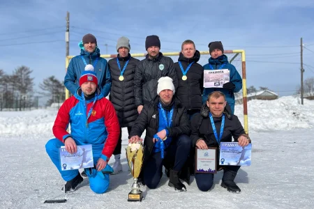Тымовчане выиграли турнир по футболу на снегу