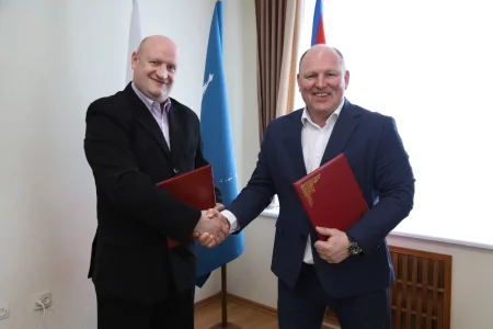 ОГАУ ДО «СШ «Сахалин» и островной ПСК подписали соглашение о сотрудничестве по развитию футбола