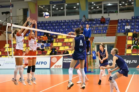 У «Сахалина» появились первые очки