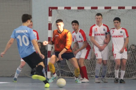 Победителем юношеского турнира по мини-футболу стала команда ДЮСШ пгт. Ноглики