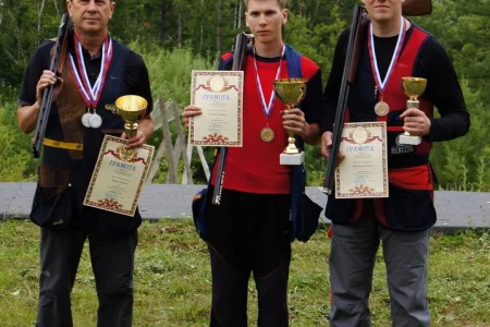У сына – золото, у отца – два серебра