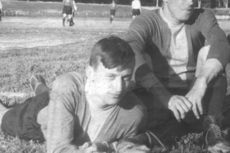 Сегодня Игорю Лукьянчуку исполнилось бы 84 года. Он был первым сахалинским футболистом, сыгравшим за команду мастеров…