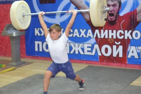 Штанге на месте не лежится