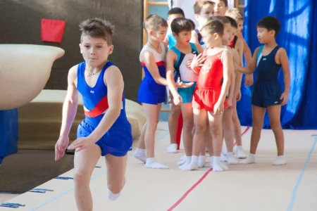 На бревне и перекладине