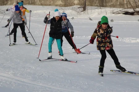 День снега в Поронайске отметили семейными стартами