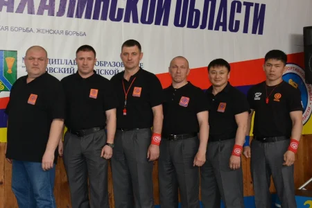 Борцы из шести районов острова приняли участие в региональном турнире по борьбе в пгт. Тымовское