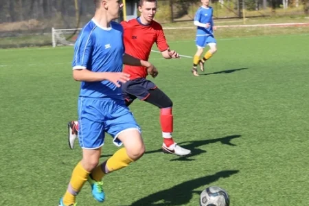 В поселке Ноглики прошел футбольный турнир с участием шести команд