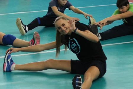 Волейбольная команда «Сахалин» провела мастер-класс для юных спортсменов