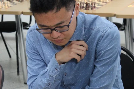 Константин Сек выиграл праздничный блиц-турнир по шахматам