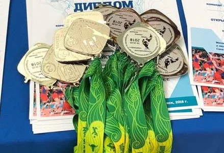Лучшие игроки открытого первенства области по волейболу получили призы от Олимпийских чемпионов