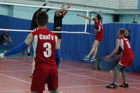 Пять команд участвуют в турнире, посвященном 95-летию общества «Динамо»