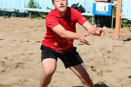 В Южно-Сахалинске прошел первый этап чемпионата области по пляжному волейболу