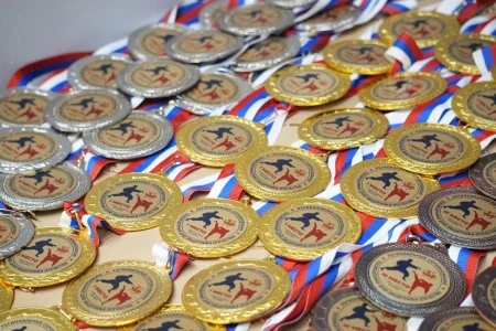 500+ сахалинцев померились силами в областных соревнованиях по каратэ