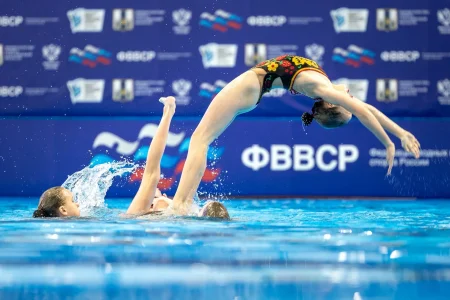 В Южно-Сахалинске приглашают заниматься синхронным плаванием