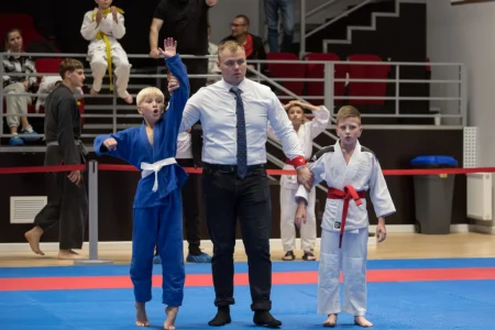 Представители джиу-джитсу состязались в трех возрастных группах