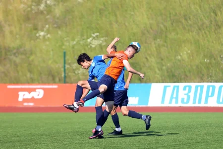 В первом туре чемпионата области  все матчи завершились крупными победами