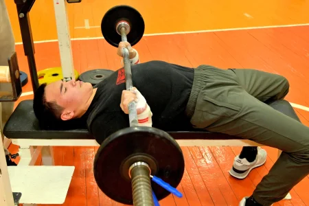 В Углегорске состязались в народном жиме