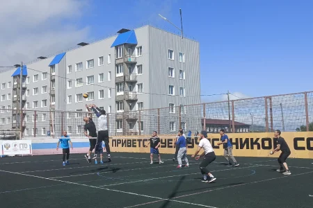 «Автодор» и «БСФ» соперничали на Парамушире