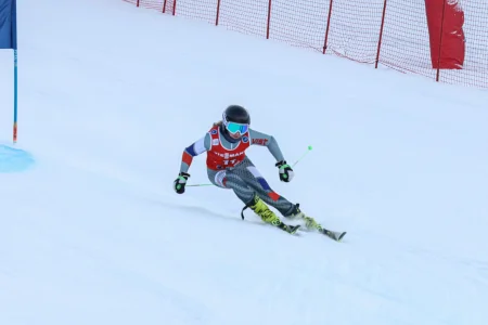 Островные горнолыжники состязались в слаломе-гиганте