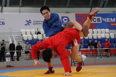 Сахалинские самбисты определили сильнейших на Кубке Управления Росгвардии