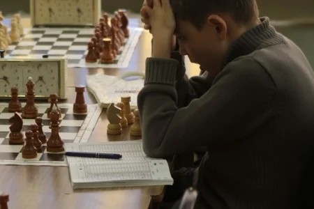 Юные шахматисты Сахалина сели за черно-белые доски