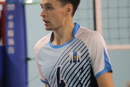 «Элвари-Сахалин» одержал первую победу в турнире