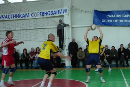 «Золотая осень» 2005 года: СахГУ вновь проиграл на тай-брейке 