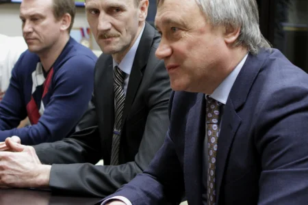 Президент ФГССР Леонид Мельников высоко оценил работу областного Правительства по развитию горнолыжного спорта на Сахалине