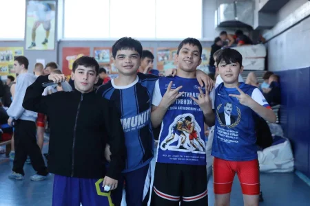 Свыше 250 юных борцов почтили память Павла Кельмяшкина