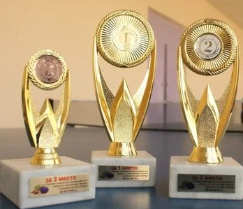 Медальные полеты копья 