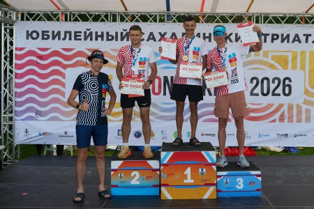 180+ спортсменов вышли на старт первого дня юбилейного триатлона IRONSAKH