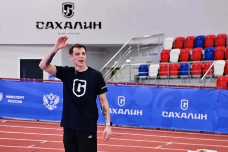 Сильнейший многоборец России Степан Кекин провел мастер-класс для юных сахалинцев