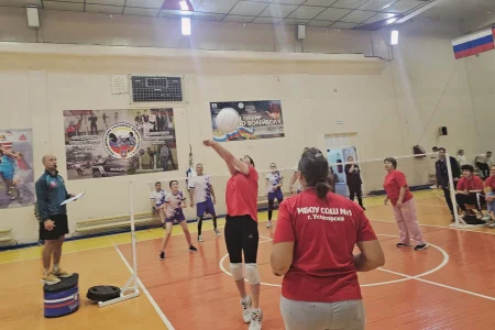 Одиннадцать команд приняли участие в турнире по миниволей в Углегорске
