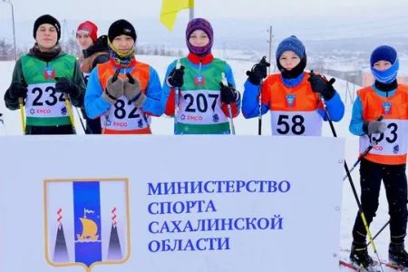 В Углегорске состязались лыжники
