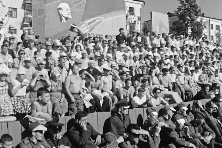 Первый матч комом