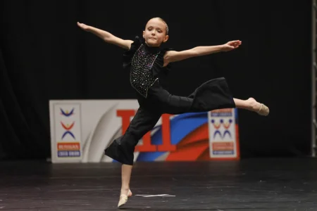 Островные чир спортсменки блистали на окружных состязаниях