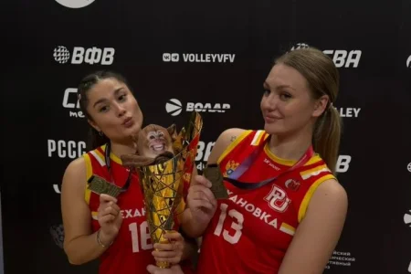 Выпускницы спортшколы по волейболу взяли Кубок СВА
