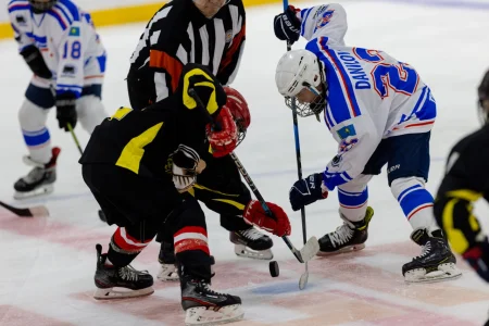 Первое поражение «Метеора» и другие итоги пятого игрового дня «Золотой шайбы»