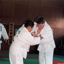 Матчевая встреча по дзюдо в г.Асахигава (Япония). Справа Владимир Бакшеев.
август 2004г.