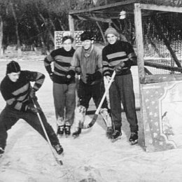 Сахалинская сборная по хоккею с мячом на турнире в Уссурийске, 1960 год
