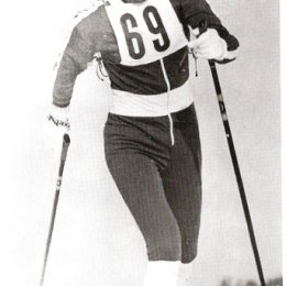 Валентина Тропак. Родилась в 1949 году. Мастер спорта СССР международного класса. Член сборной СССР с 1970 по 1980 год. Чемпион СССР. Чемпион Спартакиады народов РСФСР. Победительница I зимней Спартакиады социалистических стран в гонке на 10 км, двукратная победительница III (Польша, 1977) и V (Румыния. 1979) Динамиады социалистических стран, неоднократный призер II, IV, и VI Динамиад. 