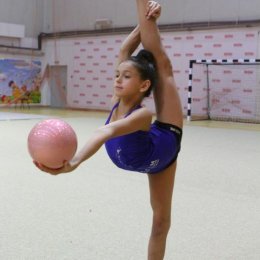 Дана Яковлева. Кандидат в мастера спорта по художественной гимнастике. Призер международных соревнований. 