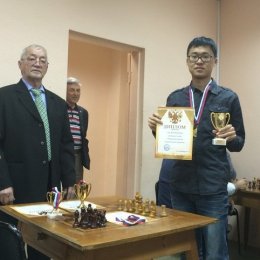 Константин Сек с чемпионским кубком