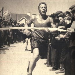 Финиш забега на 1500 метров. Оха, начало 1950-х годов. 